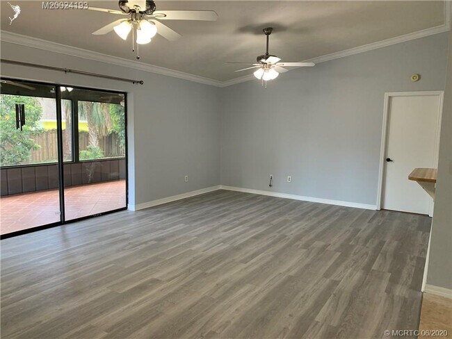 Foto del edificio - 2573 SW Cain St