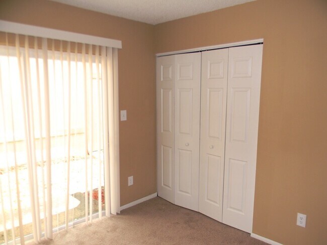 Foto del edificio - Lovely 2 bed / 2 bath Home