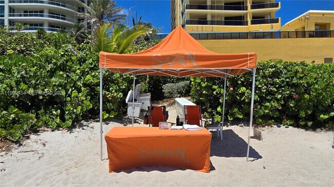 Foto del edificio - 16275 Collins Ave