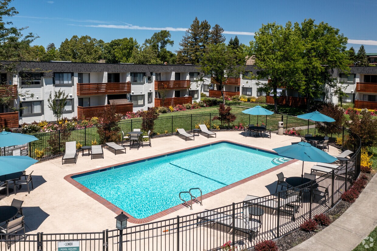 THE LENOX 400 Santa Alicia Dr Rohnert Park, CA Apartments for Rent