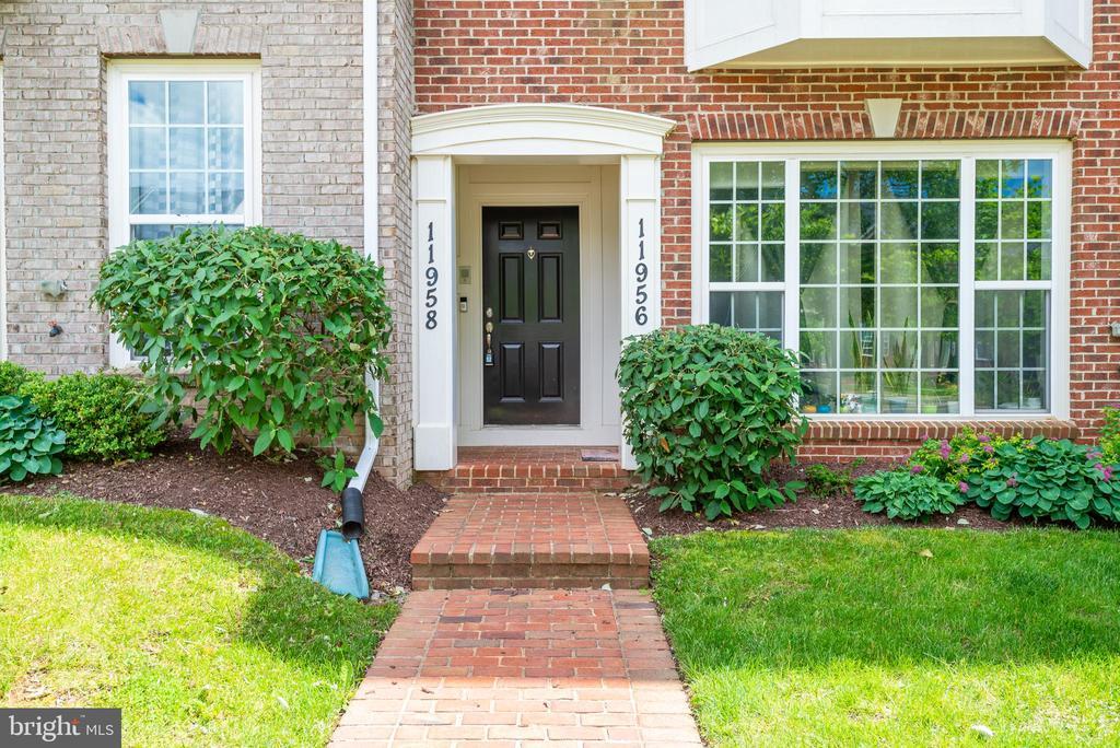 11958 Little Seneca Pkwy, Clarksburg, MD 20871 Room for Rent in