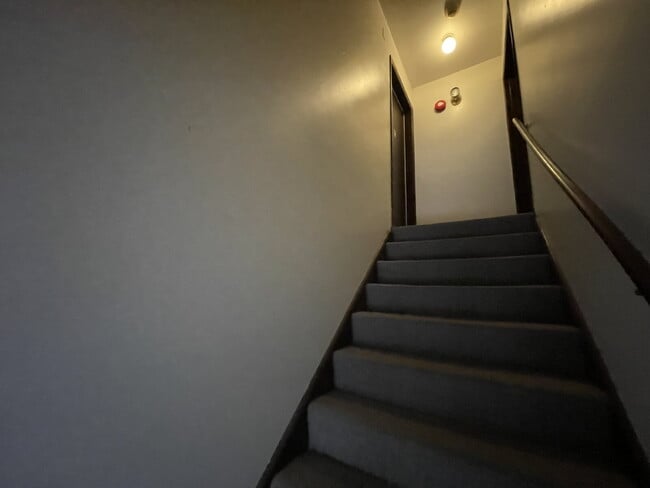 Building Photo - FRESHLY PAINTED 2BR, 1BA condo, close to RT59 shopping and restaurants. NAPERVILLE 203 SCHOOLS!