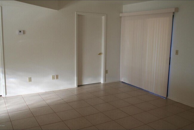 Foto del edificio - 16033 N 25th St