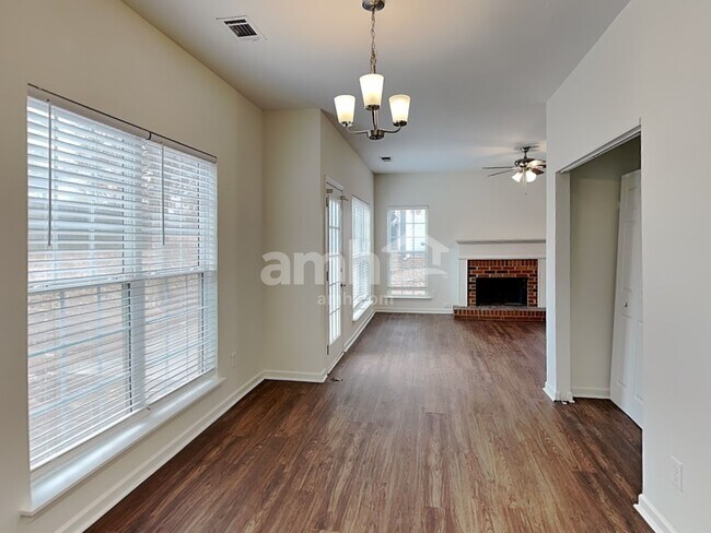 Foto del edificio - 2026 Oakbluff Way SW