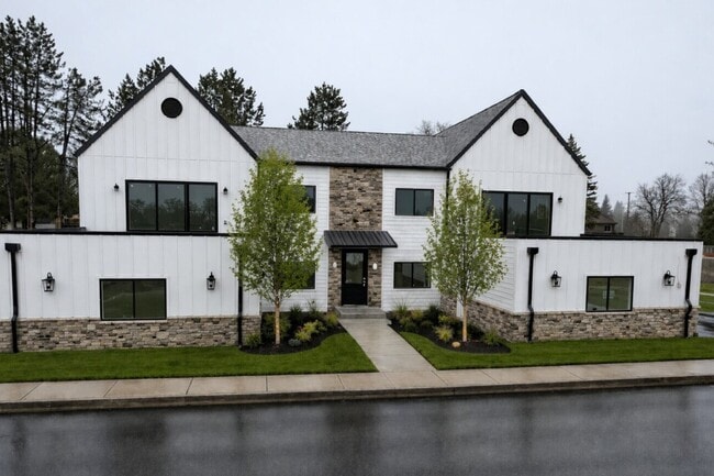Building Photo - Hudson Valley Luxury Apartment Homes