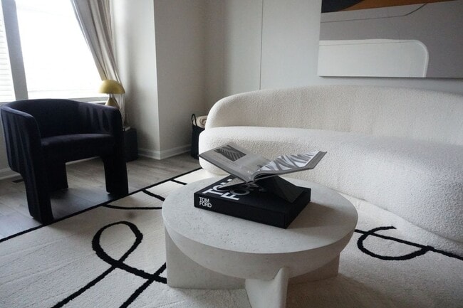 Building Photo - 9715 Summerton Dr