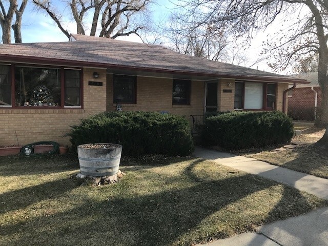 Primary Photo - 808-810 Apple Ct