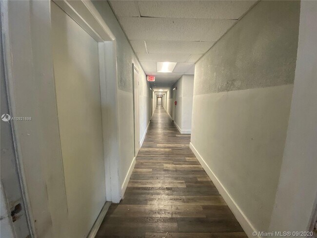 Foto del edificio - 13285 NE 6th Ave