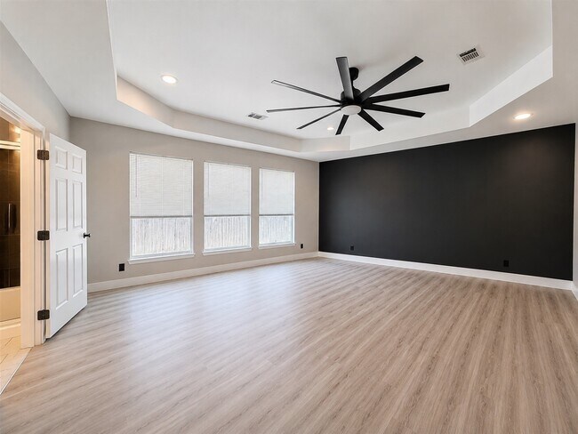 Building Photo - 13714 Hillingdale Ln