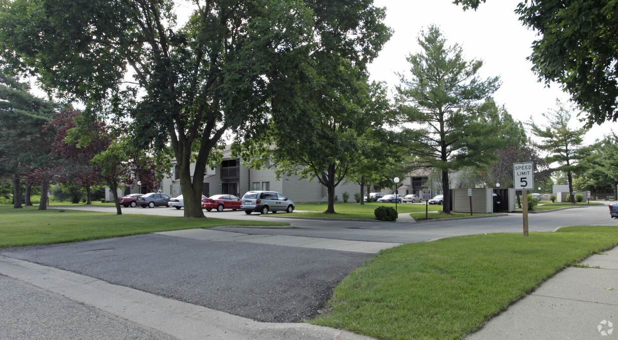 Building Photo - Janesville Commons Apartments