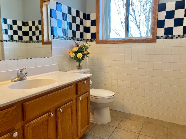 Building Photo - 1705 Brittany Dr