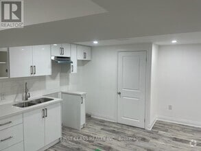 Building Photo - 17 Fisher Crescent