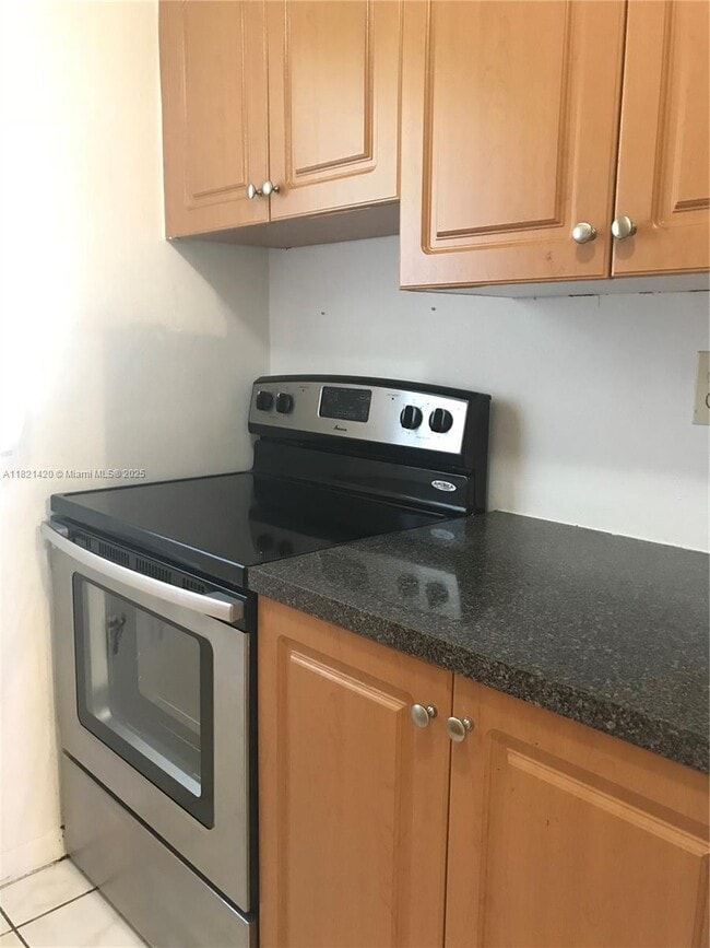 Foto del edificio - 2450 NE 188th St