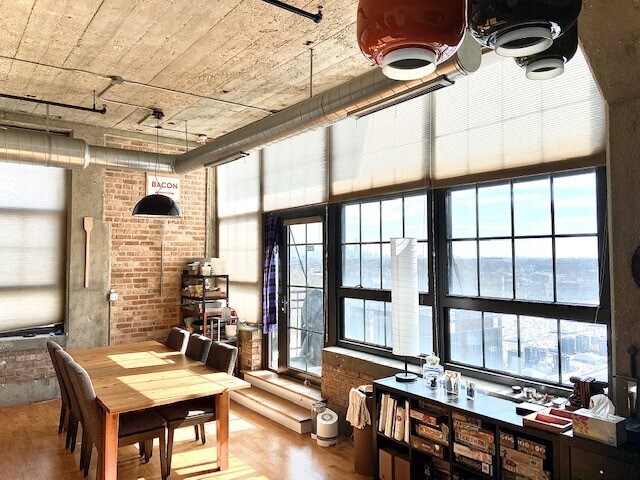 Dining room - 3963 W Belmont Ave