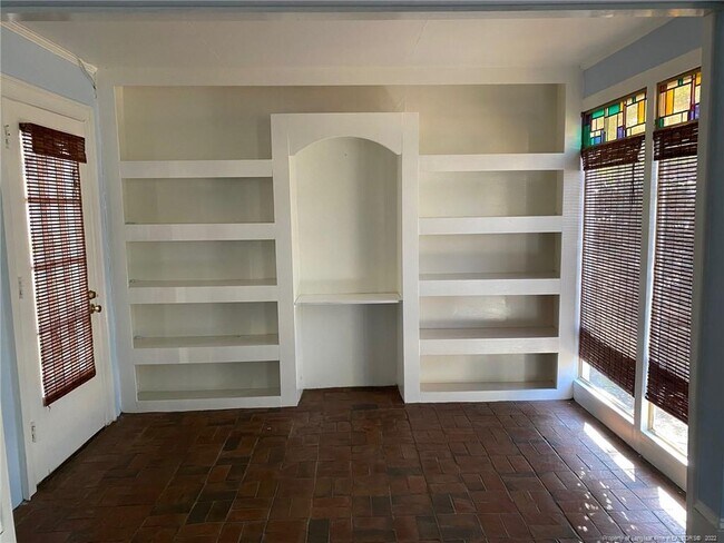 Foto del edificio - 447 Rollingwood Cir