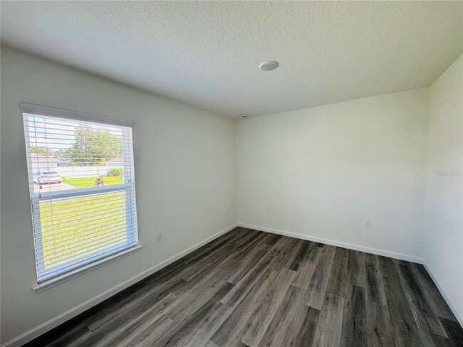Building Photo - 72 Lancelot Dr