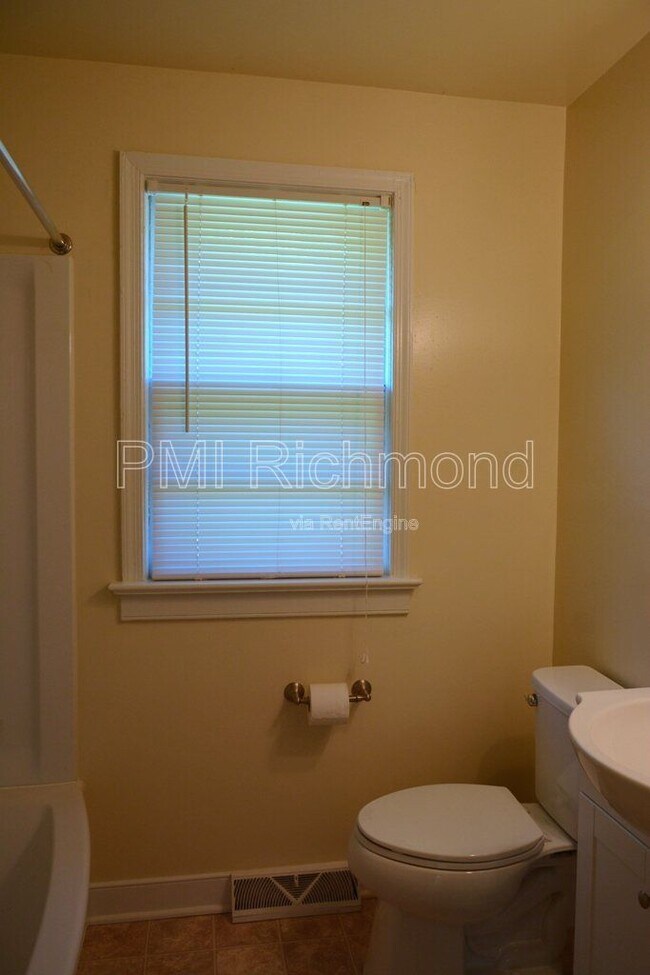 Foto del edificio - 5012 Orcutt Ln