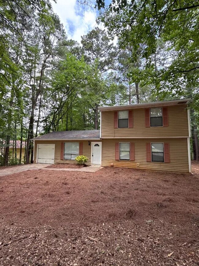 Foto del edificio - Beautiful 4BR/2BA home nestled in a quiet Ellenwood GA