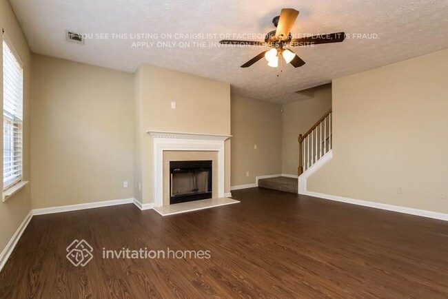 Building Photo - 1026 Hawthorn Ln