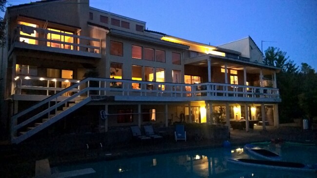 Foto del edificio - 9417 SE Evergreen Hwy