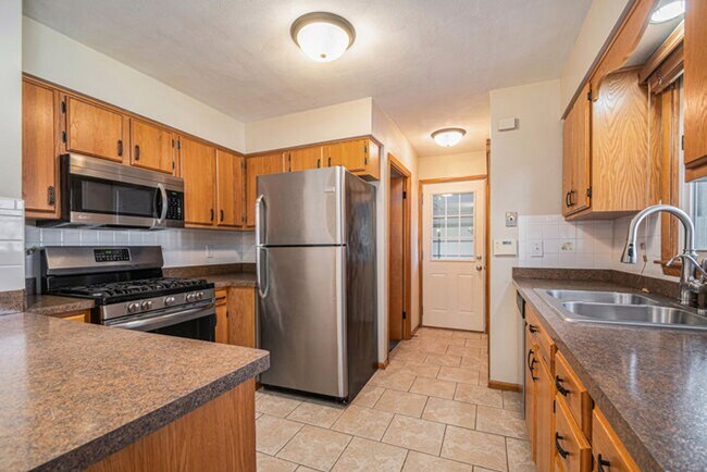 Building Photo - Penn Schools!  Remodeled Granger home-Lawn care included!