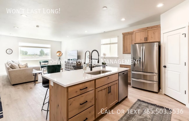 Building Photo - 593 S 1020 W