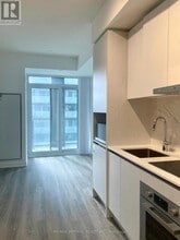 Building Photo - 180 Front St E