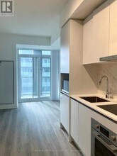 Building Photo - 180 Front St E