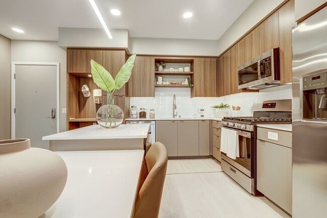 Building Photo - Griffis Platinum Triangle