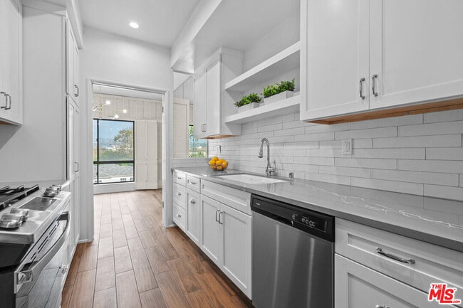 Foto del edificio - 1167 S Roxbury Dr