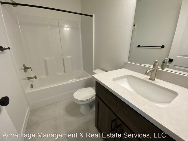 Foto del edificio - 4 br, 3 bath House - 530 S. 1094 W.