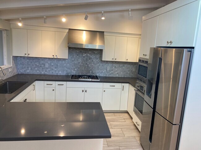 Foto del edificio - 916 Blazingwood Dr