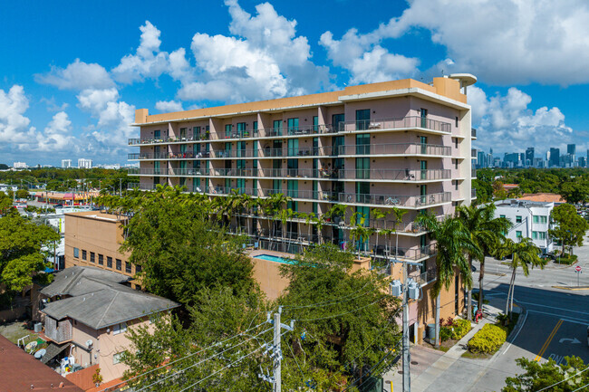 Building Photo - Coral Pointe Condo