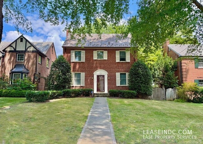Photo - 4825 Butterworth Place NW- House
