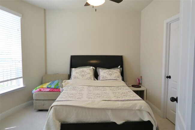 Building Photo - 2500 Rockbrook Dr
