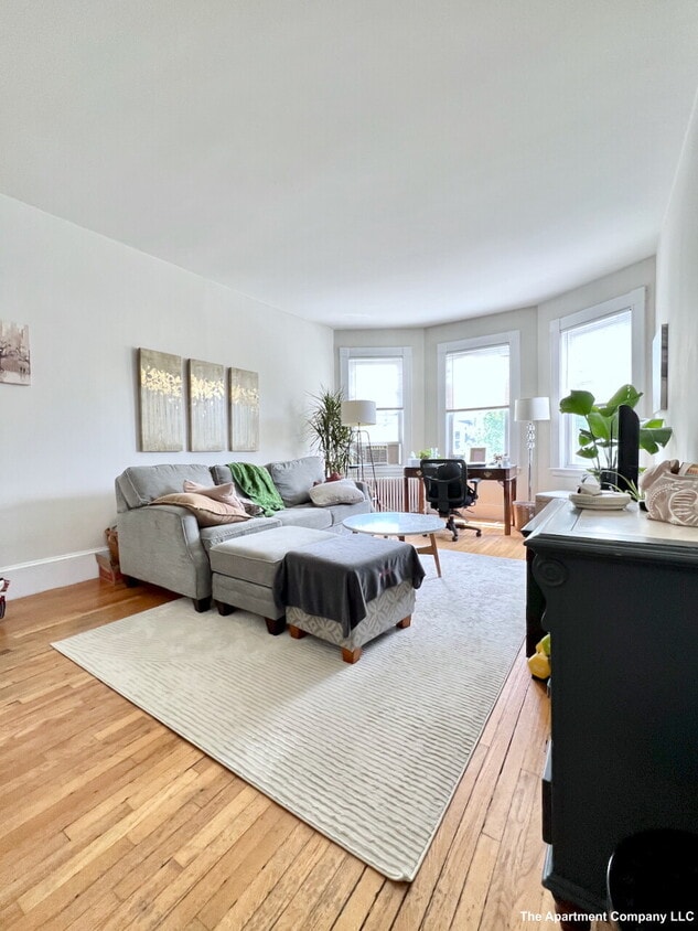 Primary Photo - 74 Walnut St