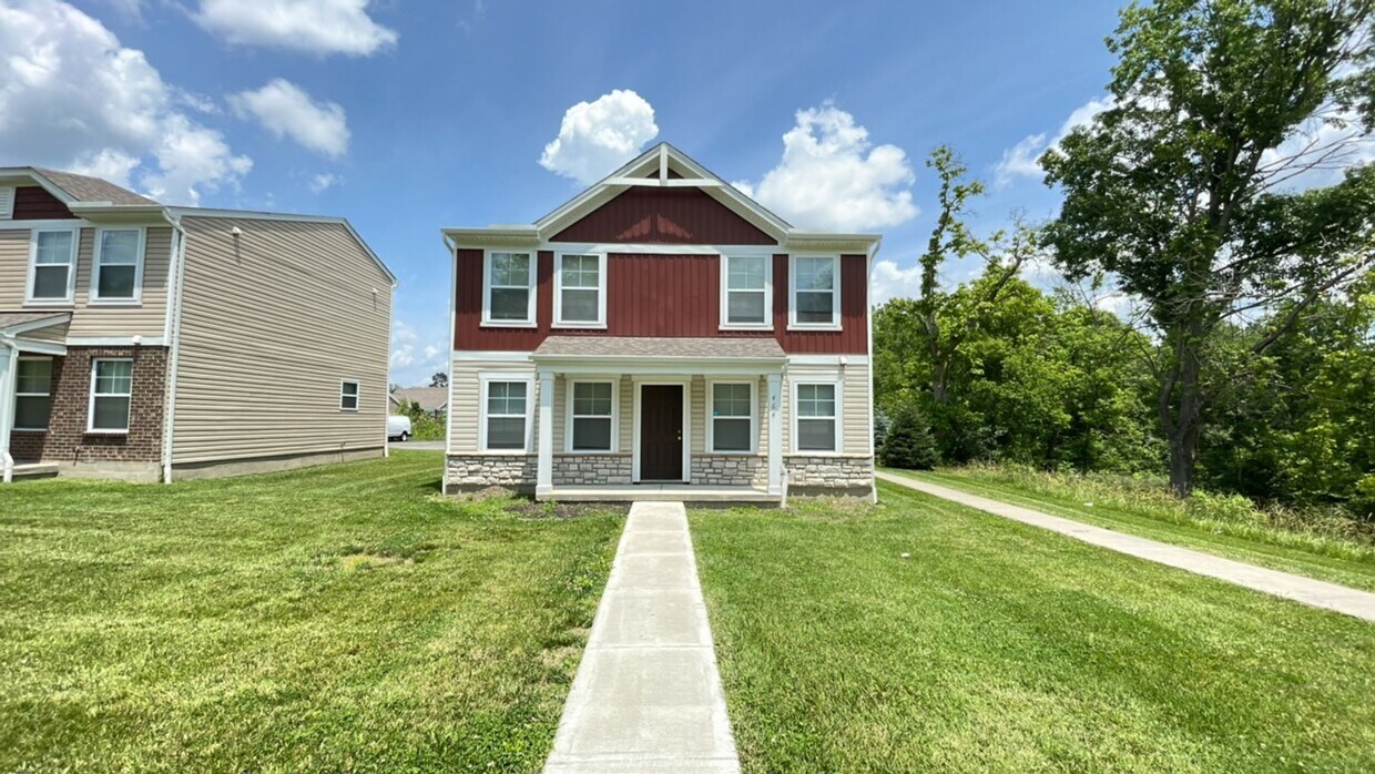 Primary Photo - 464 West Kemper Rd 4BR/2.5BA (Springdale)