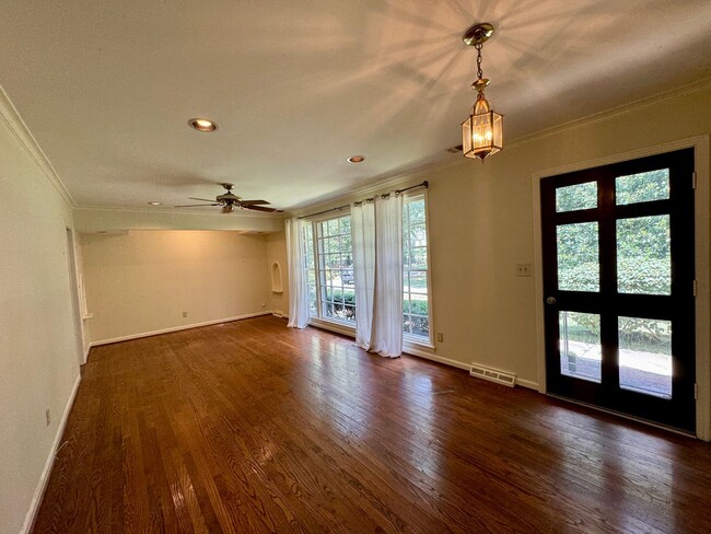 Photo - Idyllic Green Hills Home