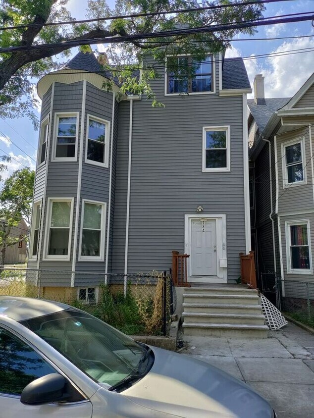 184 3rd St, Newark, NJ 07107 Townhouse for Rent in Newark, NJ