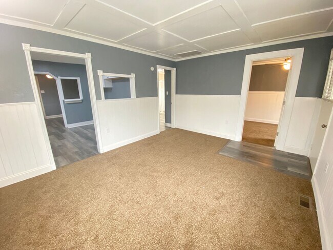 Foto del edificio - Bricker Bungalow LOWERED RENT!  -