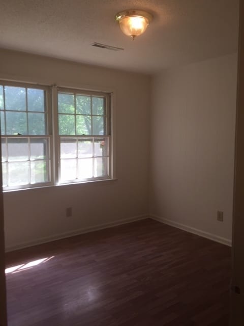 Building Photo - Adorable Three Bedroom Home