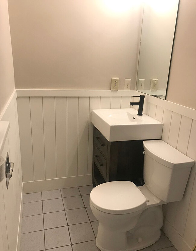 Building Photo - 209 S Broom St