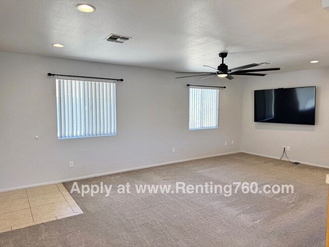 Building Photo - Clean and Well Maintained 2 Bed Home Near Military base