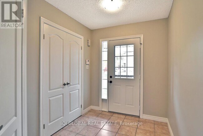 Building Photo - 4055 Forest Run Ave