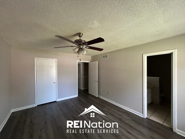 Photo - 3BR/2BA Memphis Rental with Attached 2-Car Garage & Hardwood Flooring House