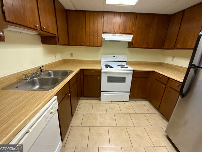 Building Photo - 8 Westridge Cir SW
