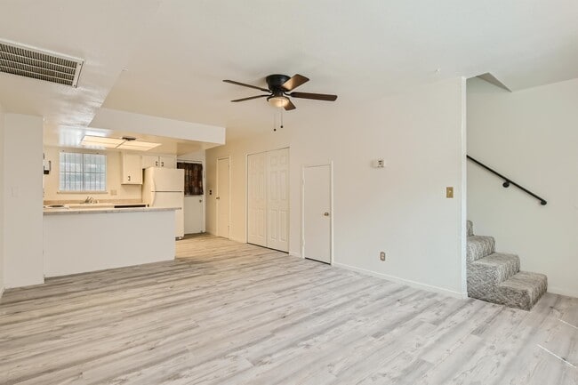 Building Photo - 5957 Vegas Dr