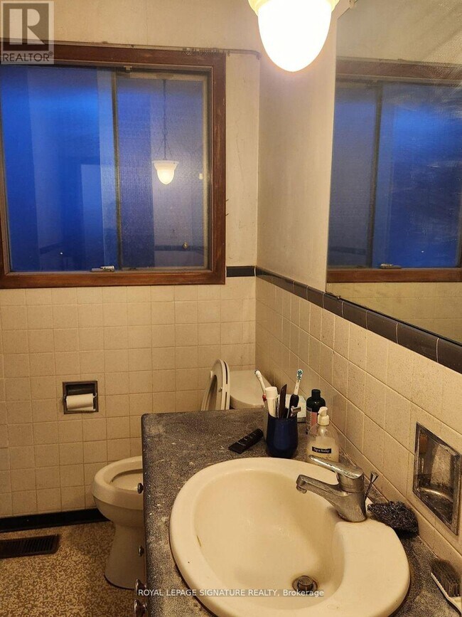 Building Photo - 43 Sorrel Pl
