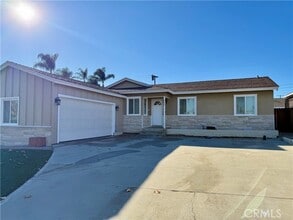 Building Photo - 885 Altura Way