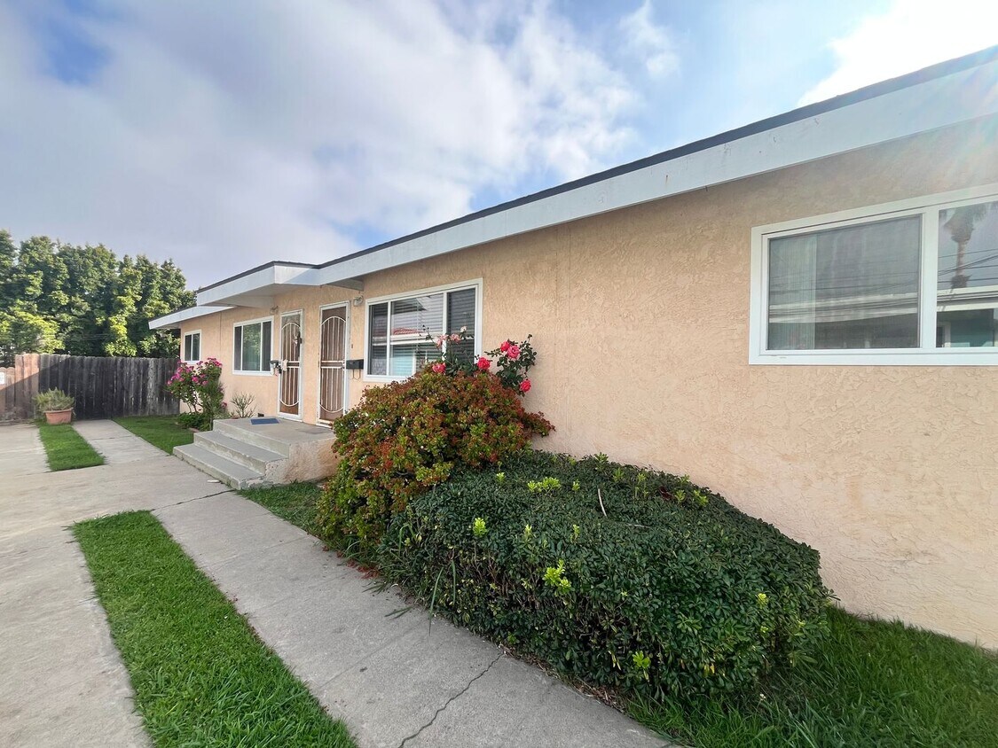 Building Photo - 1184-1186 Elm Avenue